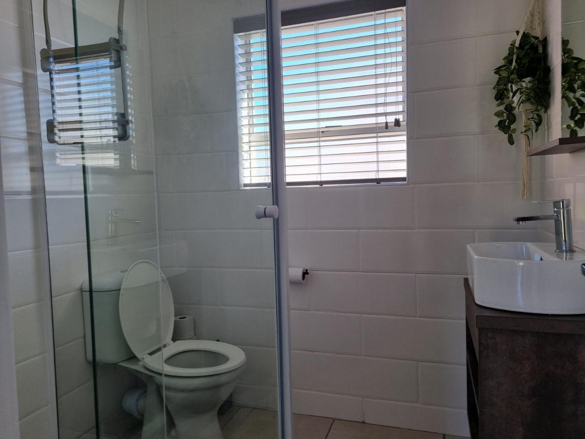 Modern Apartment Close To Kite Beach Langebaan Exterior photo