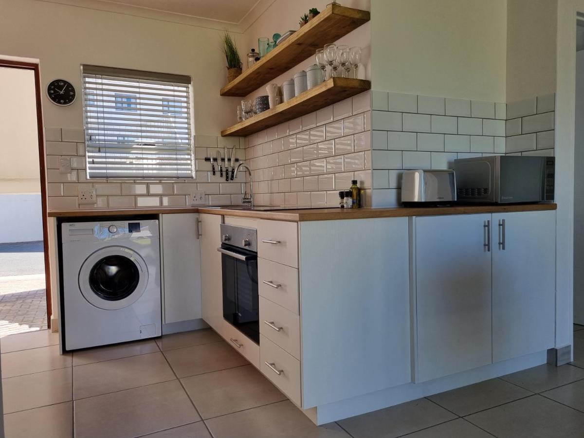 Modern Apartment Close To Kite Beach Langebaan Exterior photo
